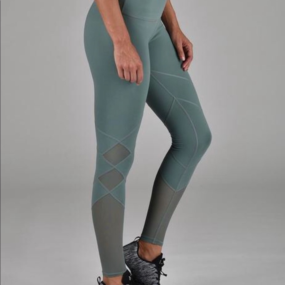 🚫SOLD🚫 NWT Glyder Patch Legging - Picture 2 of 5